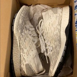 Adidas Pure Boost Sz 7 1/2